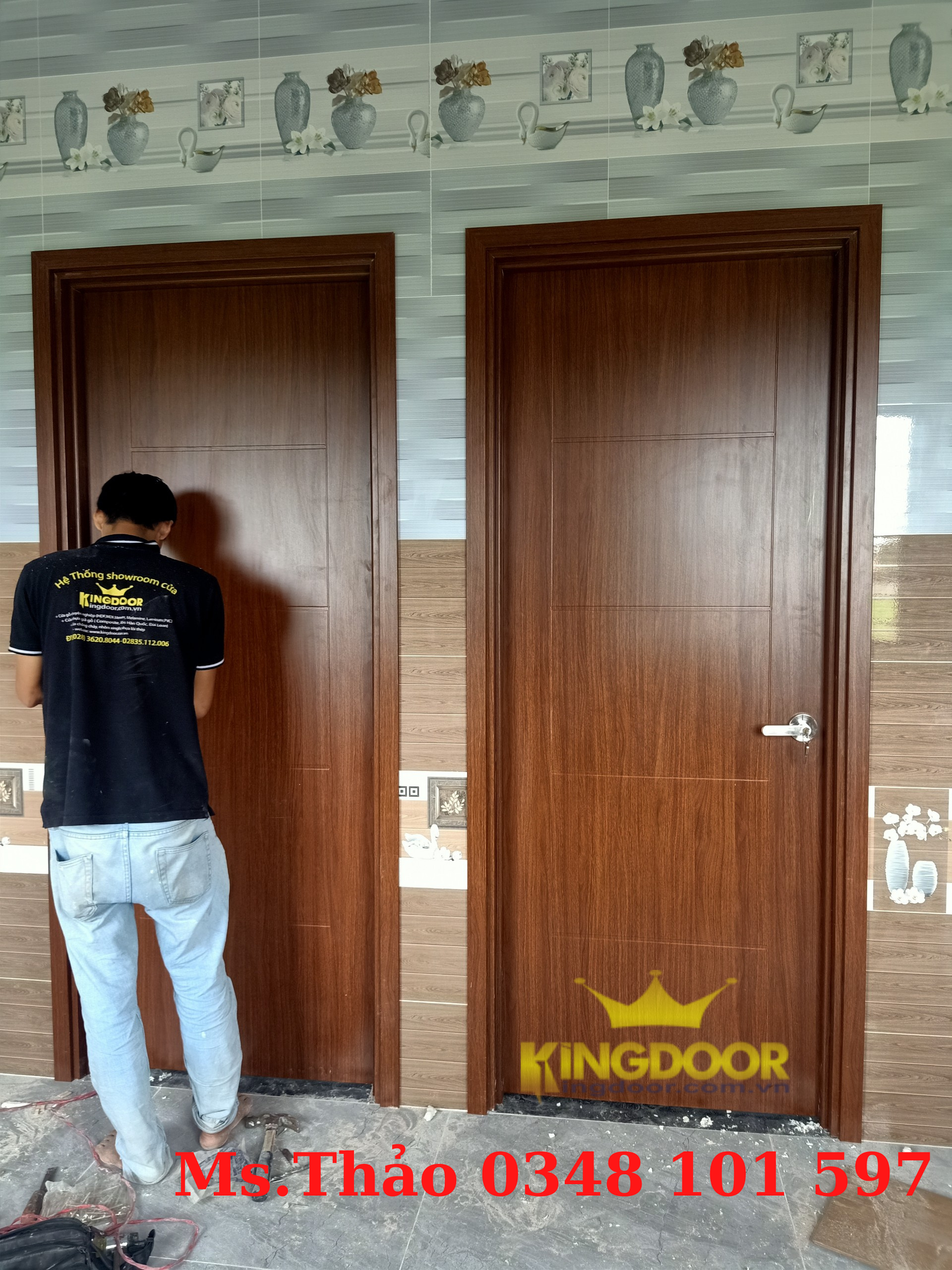 Mẫu cửa nhựa Composite phủ da được lắp đặt tại công trình