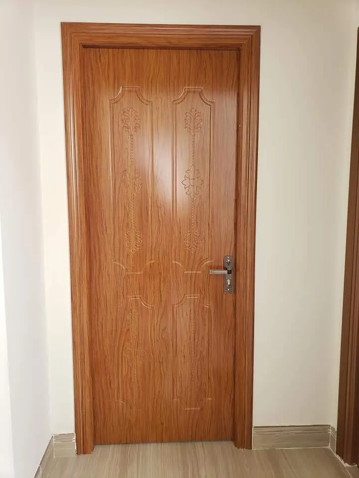 Mẫu cửa nhựa giả gỗ Composite Luxury ( sơn vân gỗ đẹp sang trọng).