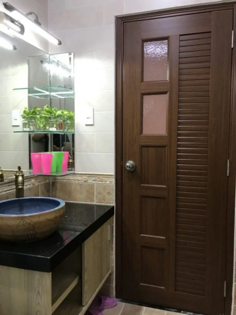 Mẫu cửa nhựa Đài Loan ghép thanh lắp đặt cho nhà vệ sinh.