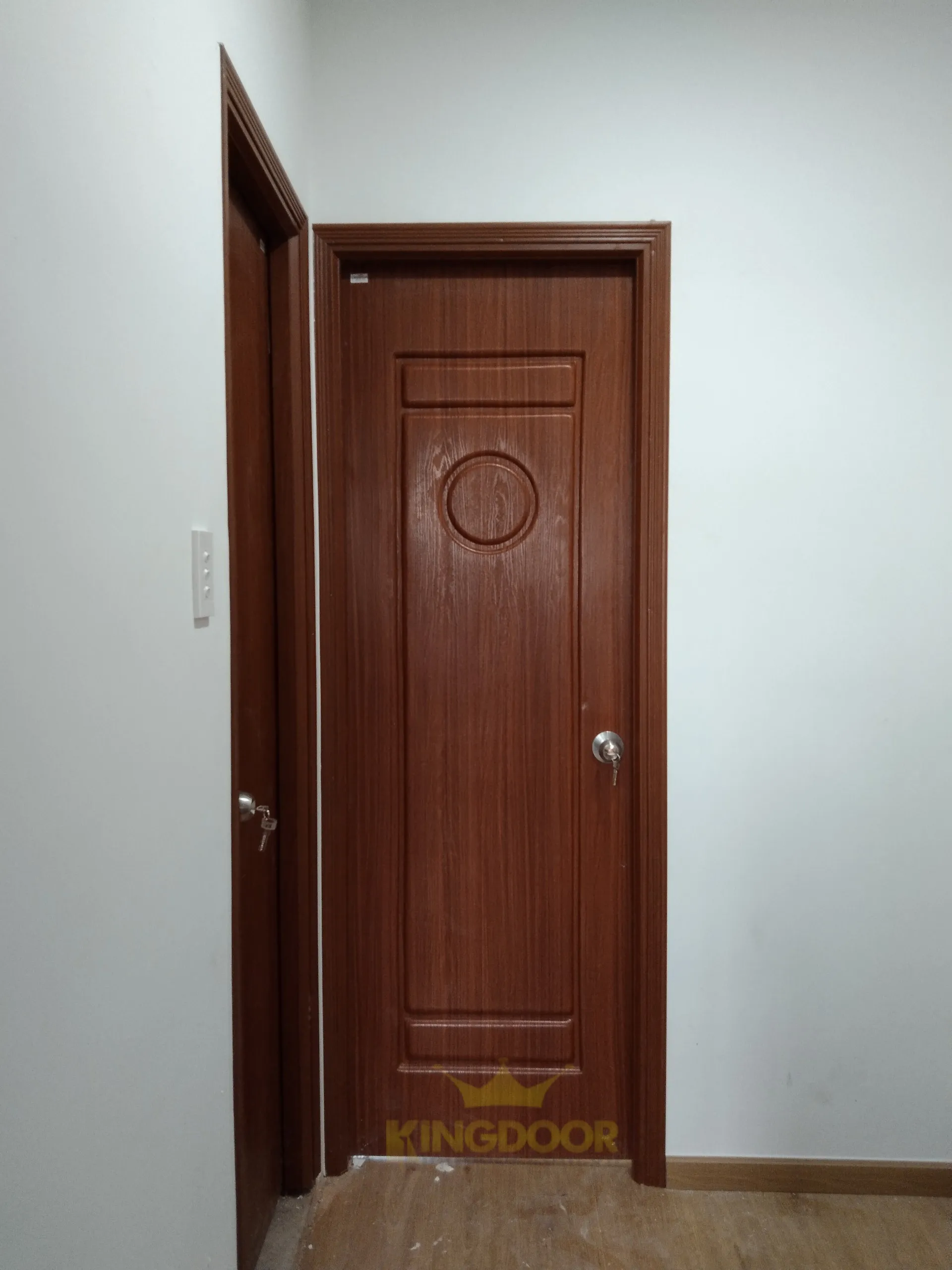 Mẫu cửa nhựa giả gỗ Đài Loan Đúc - Dòng Cửa nhựa nhà vệ sinh.