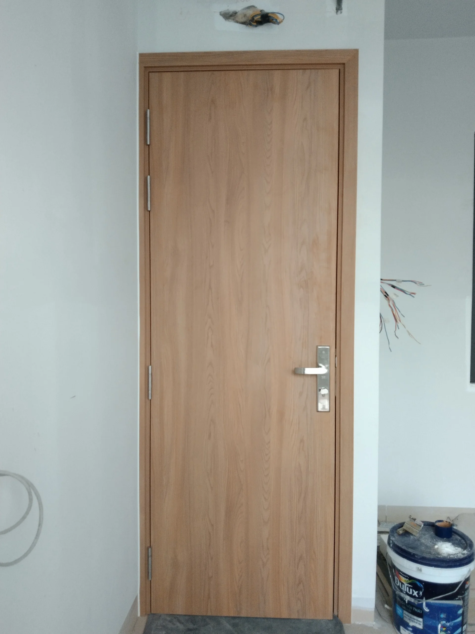 cua-go-mdf-laminate-tai-da-lat