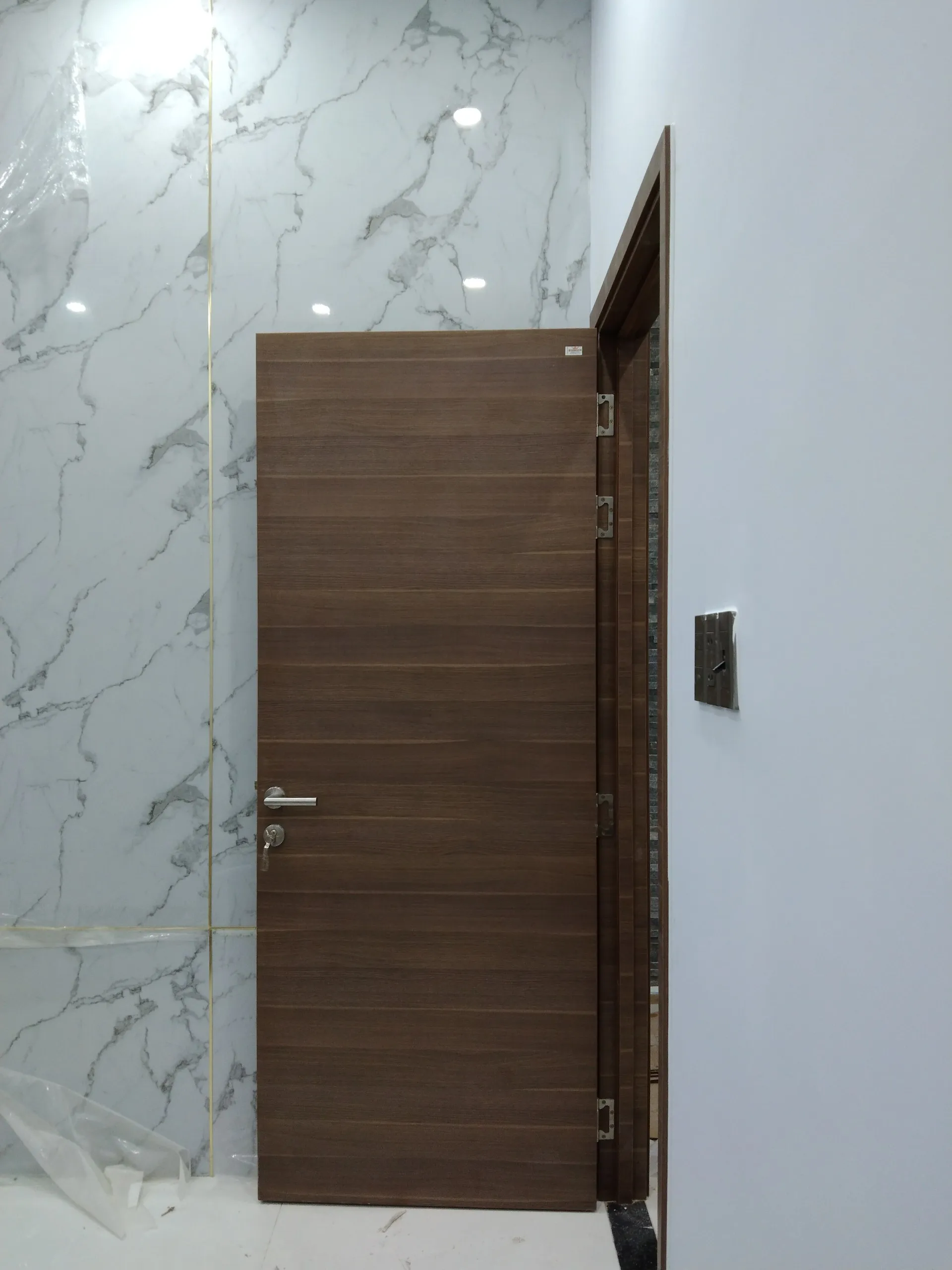 Cửa gỗ công nghiệp MDF laminate cao cấp tại Củ Chi