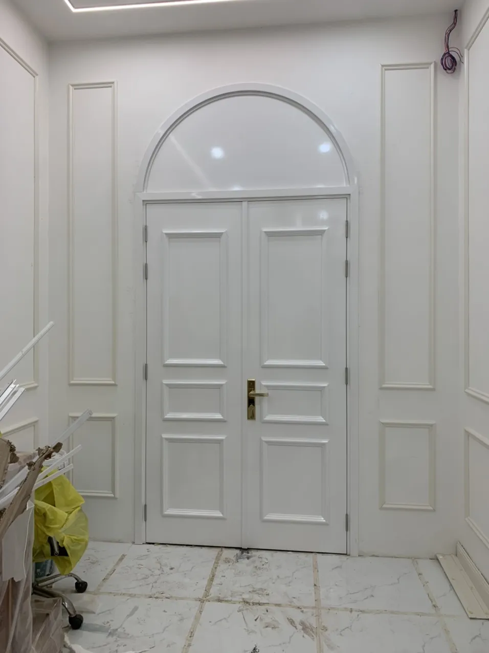 Mẫu cửa nhựa giả gỗ Composite màu trắng
