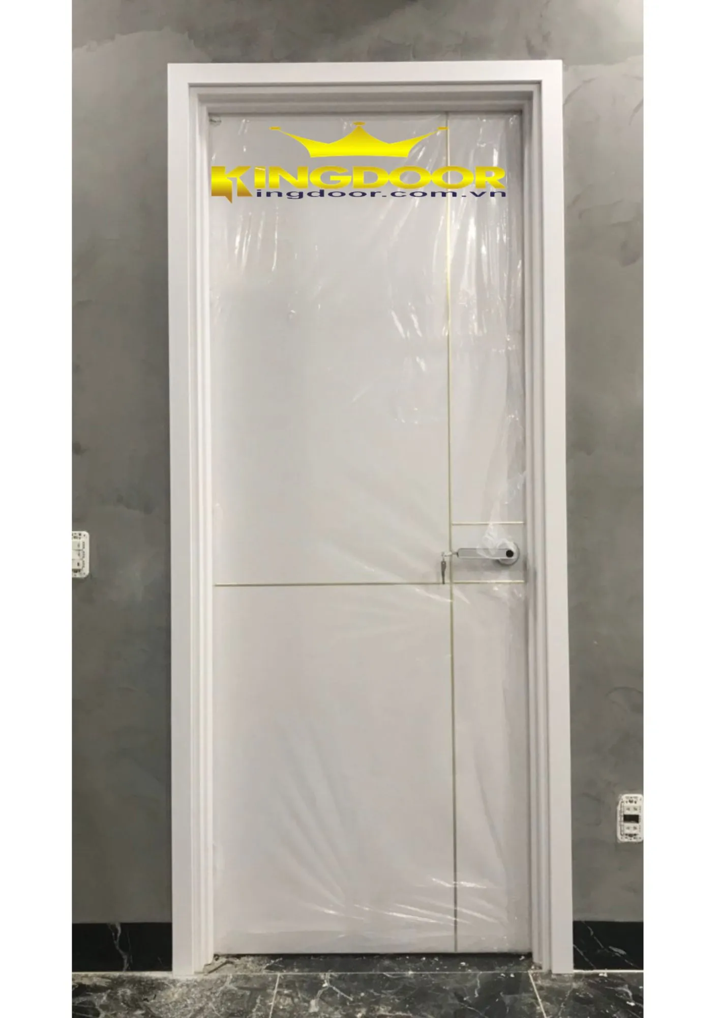 Cửa nhựa Composite sơn Pu lắp đặt tại Quận 1