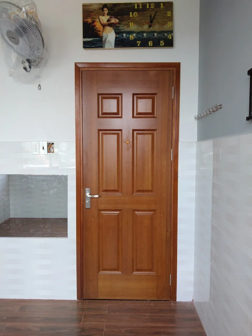 Mẫu cửa gỗ giá rẻ HDF veneer chỉ từ 2.590.000đ/bộ
