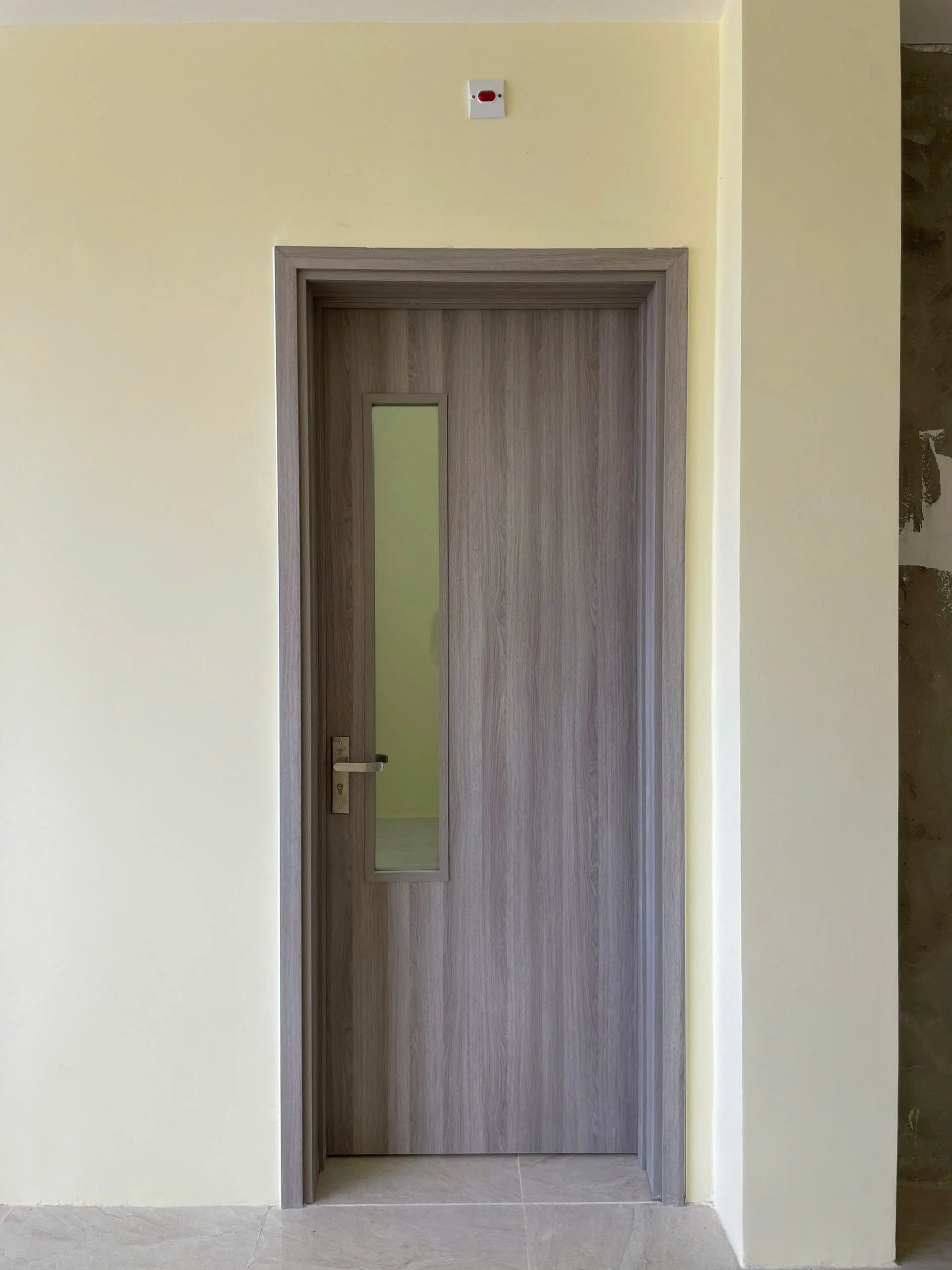 cua-go-mdf-melamine-tai-qun-7
