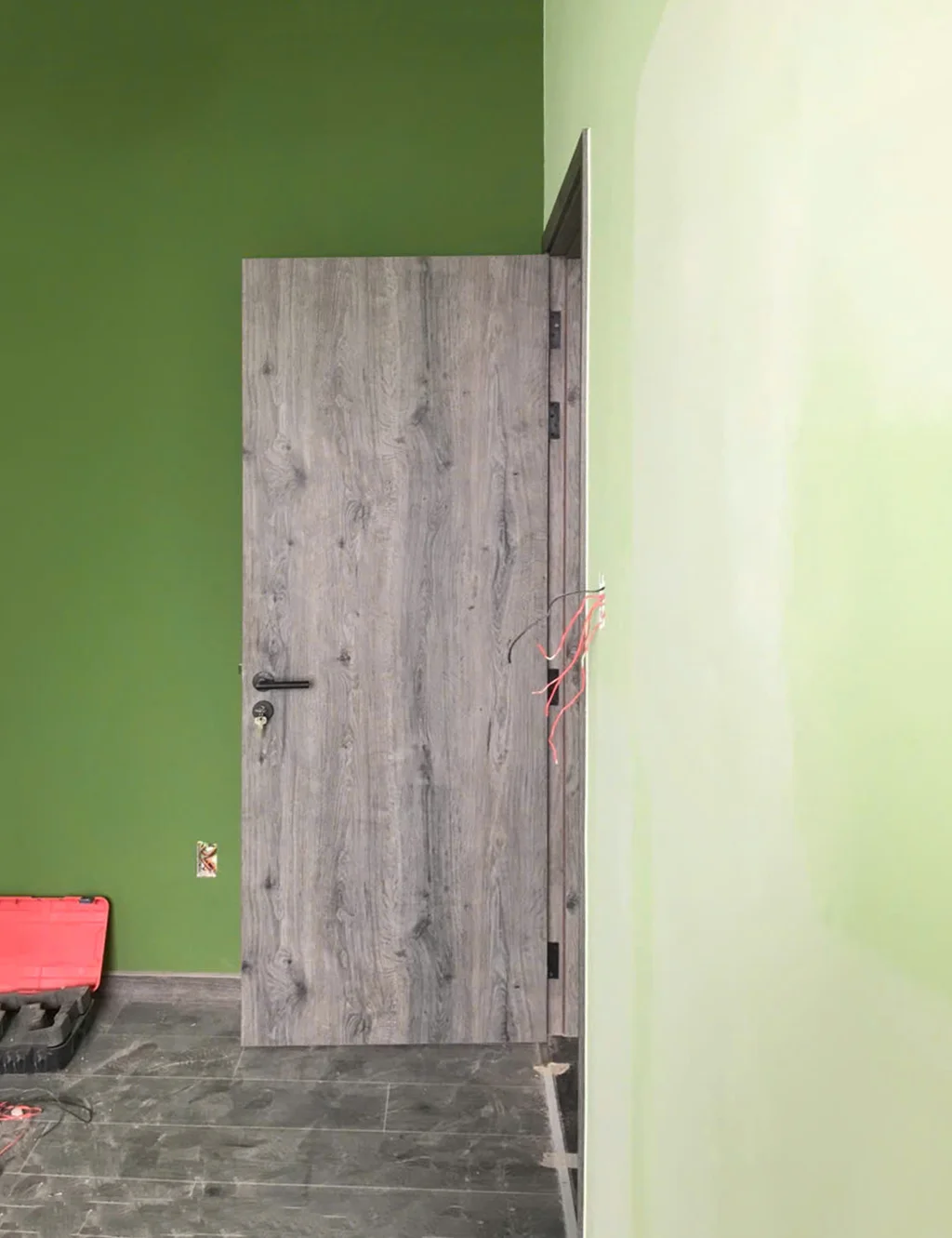 cua-go-mdf-melamine-tai-qun-7