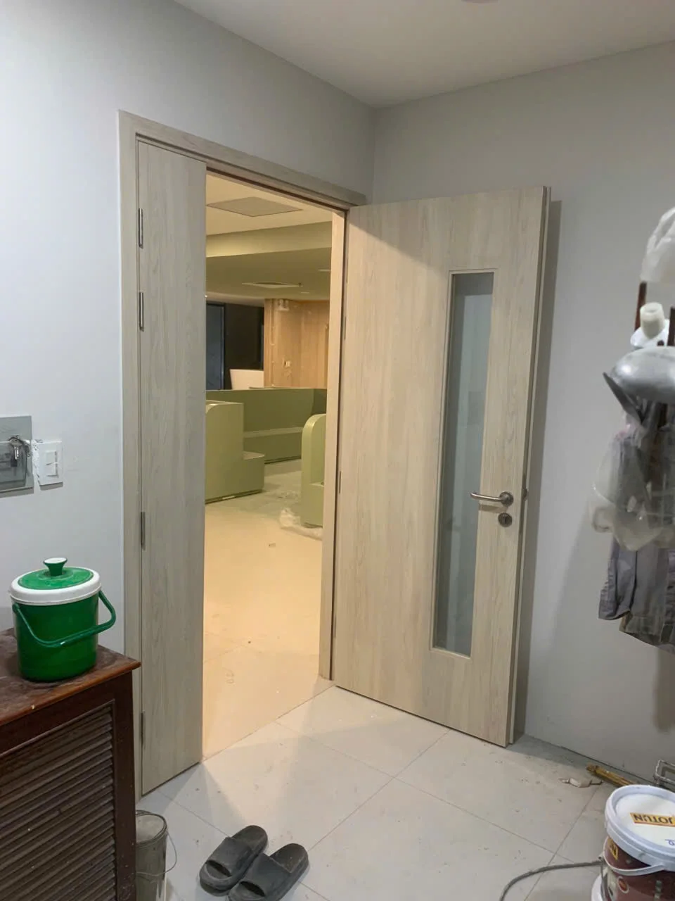 cua-go-mdf-melamine-tai-qun-7