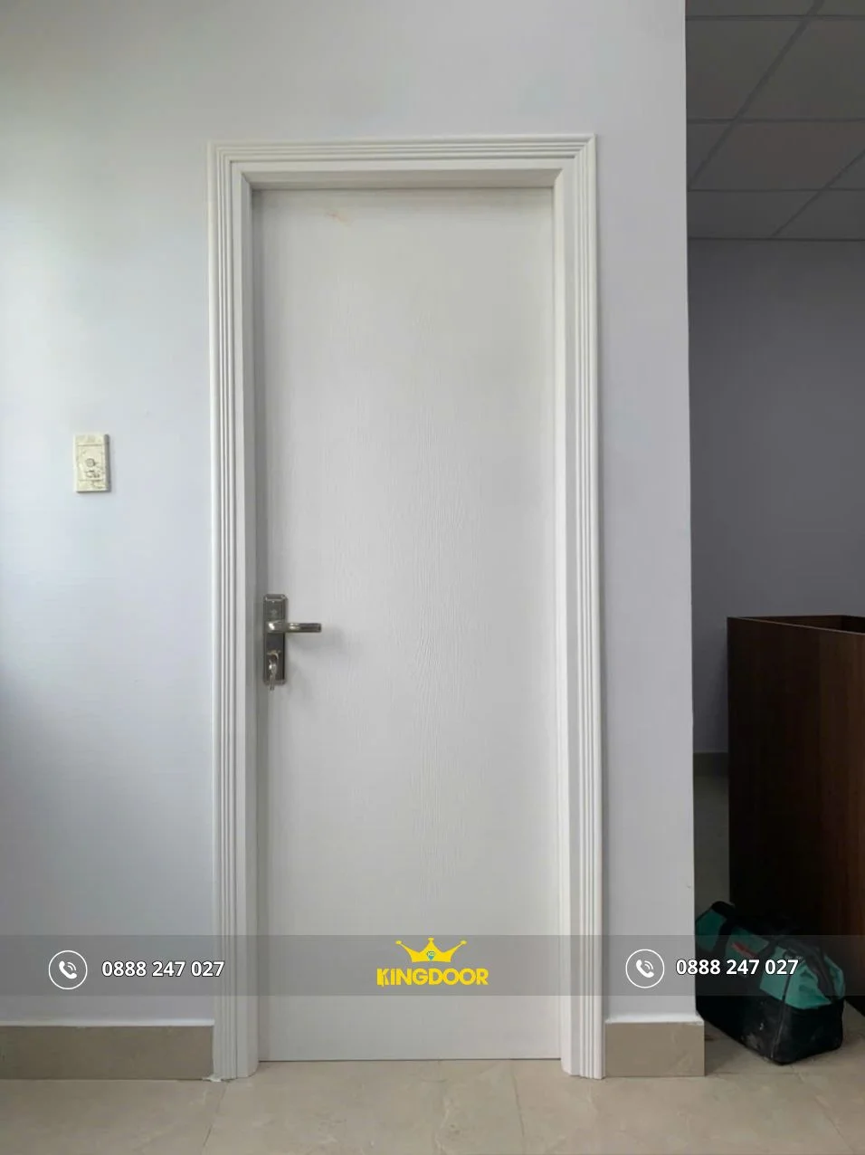 cua-nhua-dai-loan-tai-go-vap-cua-nhua-toilet