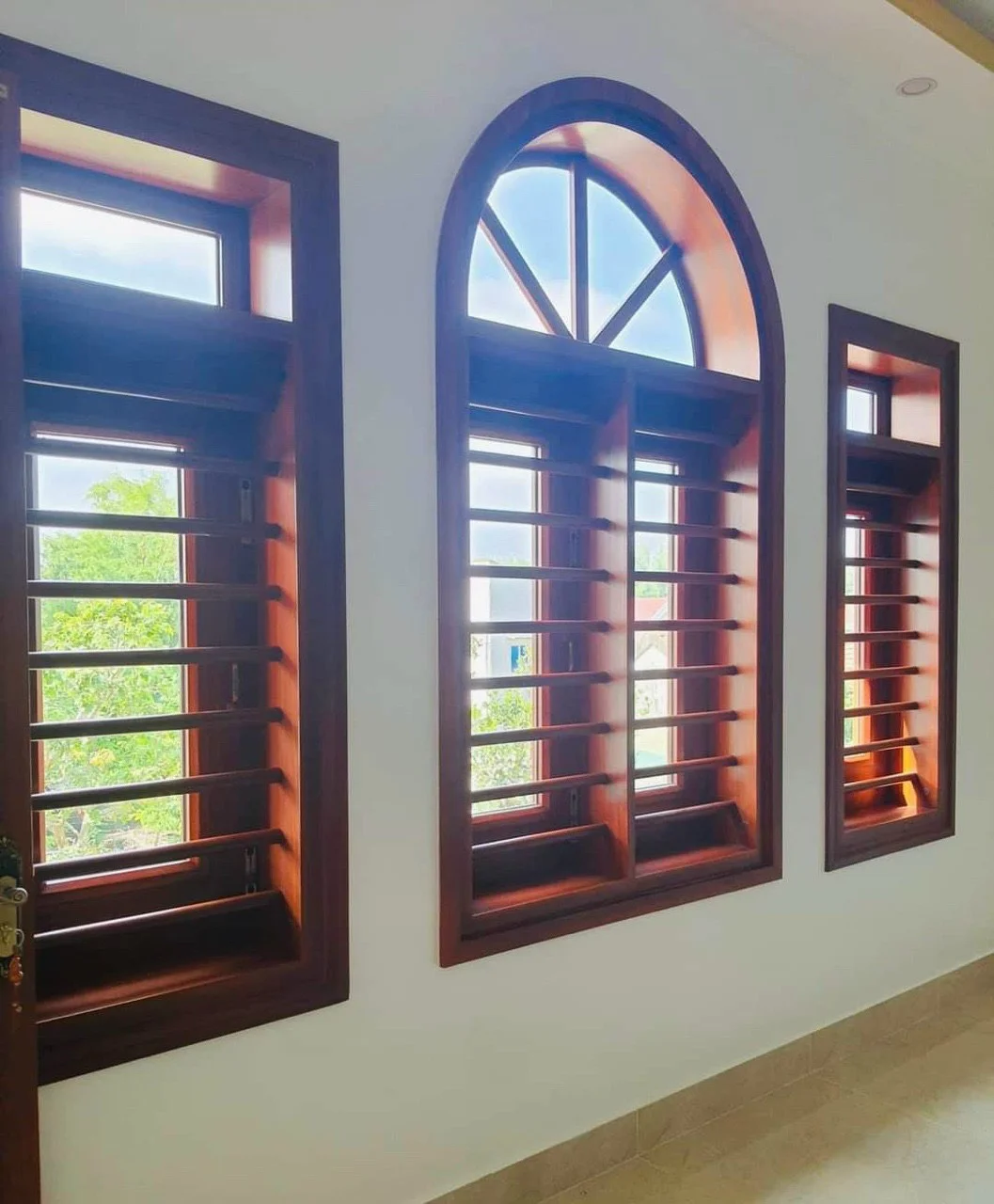 cua-thep-van-go-tai-phuong-sai-gon