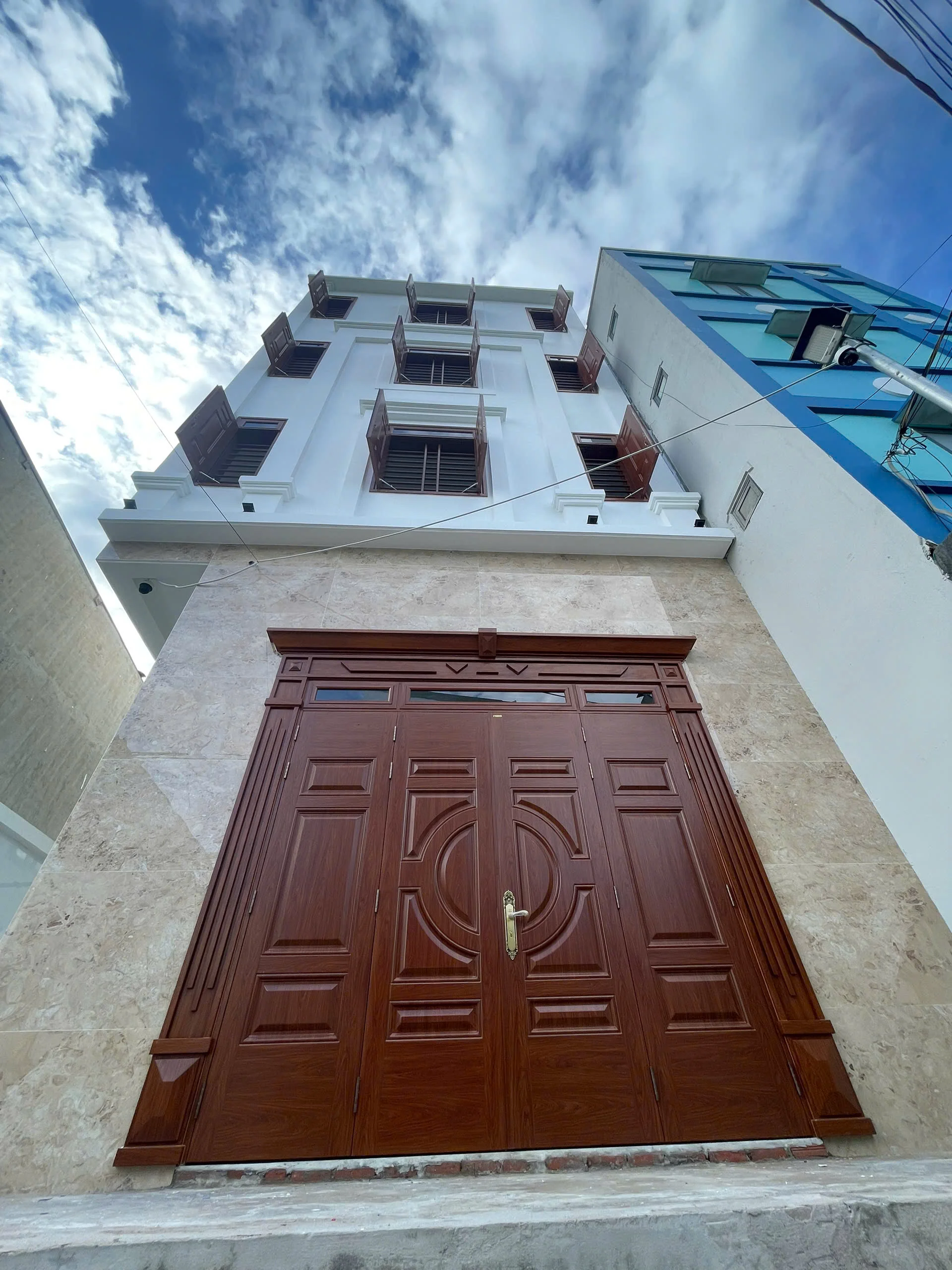 cua-thep-van-go-tai-phuong-sai-gon