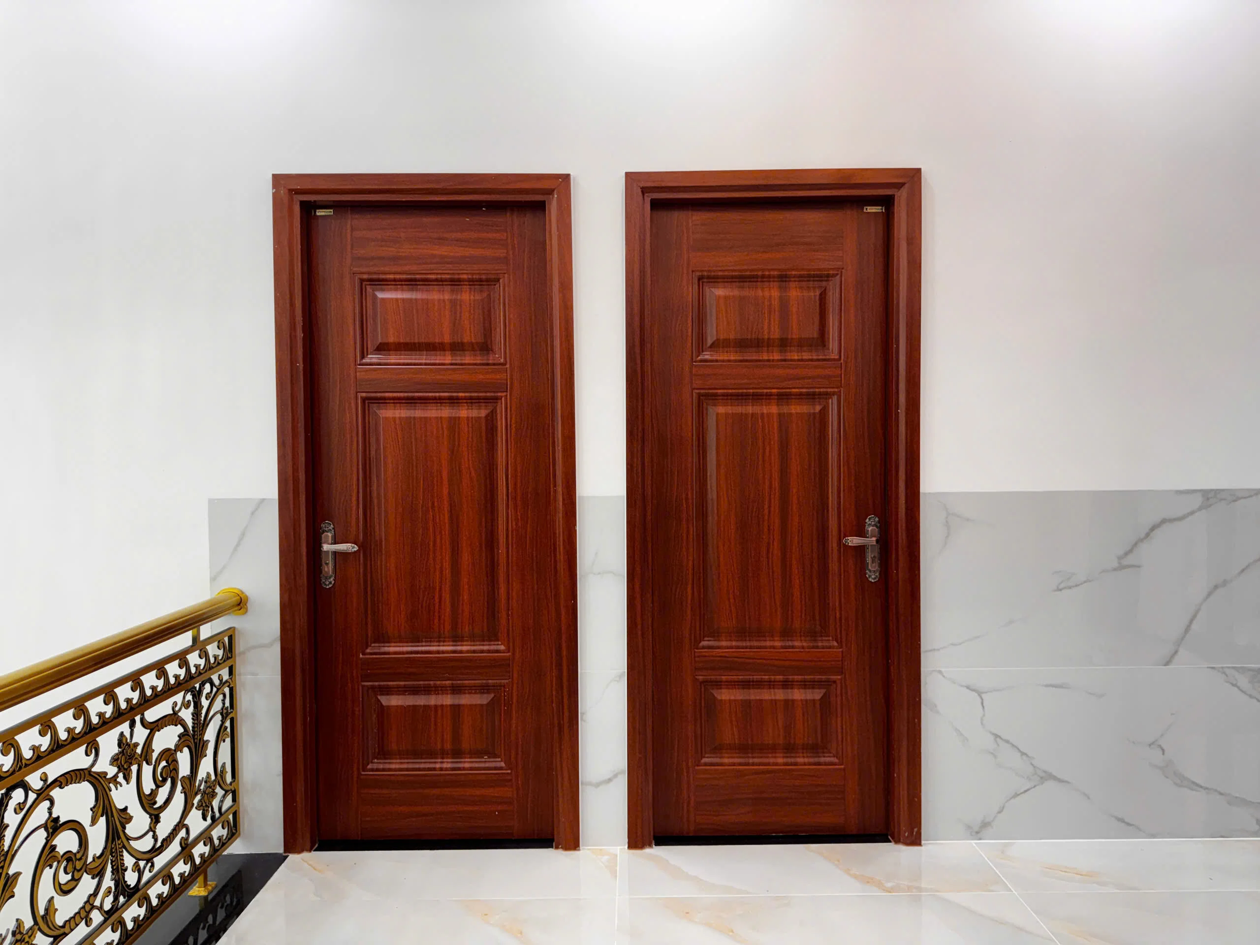 cua-thep-van-go-tai-phuong-sai-gon