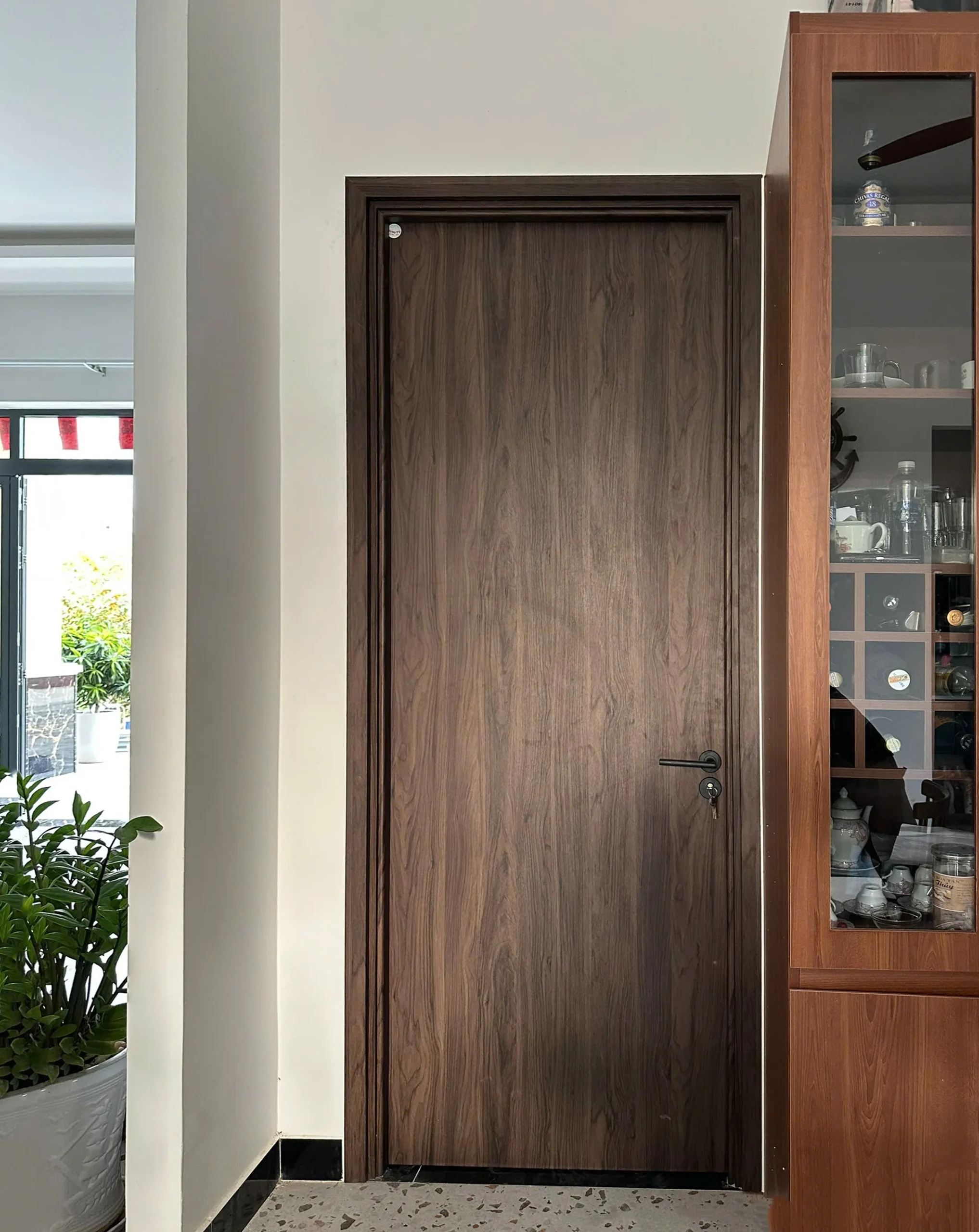 cua-nhua-composite-tai-phuong-tan-thoi-hiep