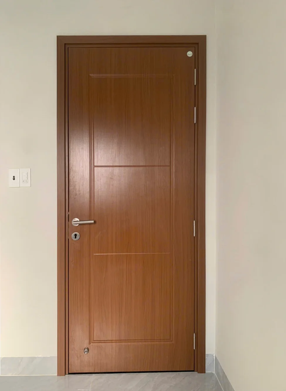 cua-nhua-composite-tai-phuong-tan-thoi-hiep