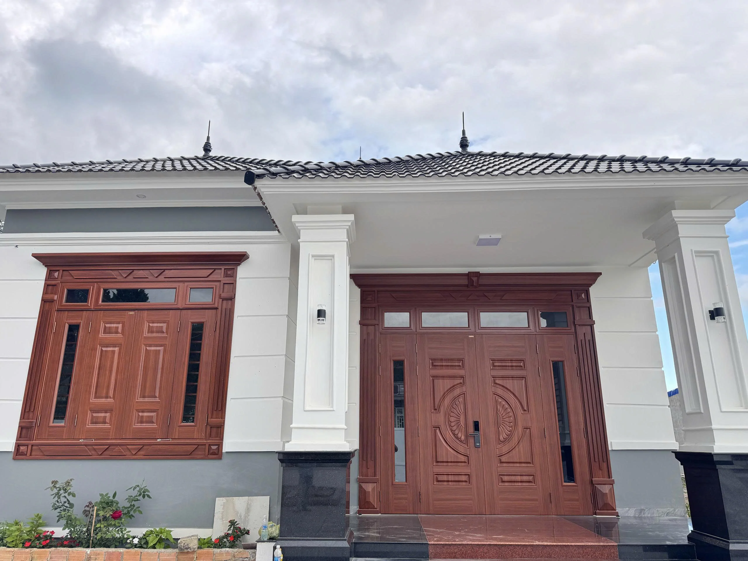 cua-thep-van-go-tai-binh-duong-lap-dat-tan-noi